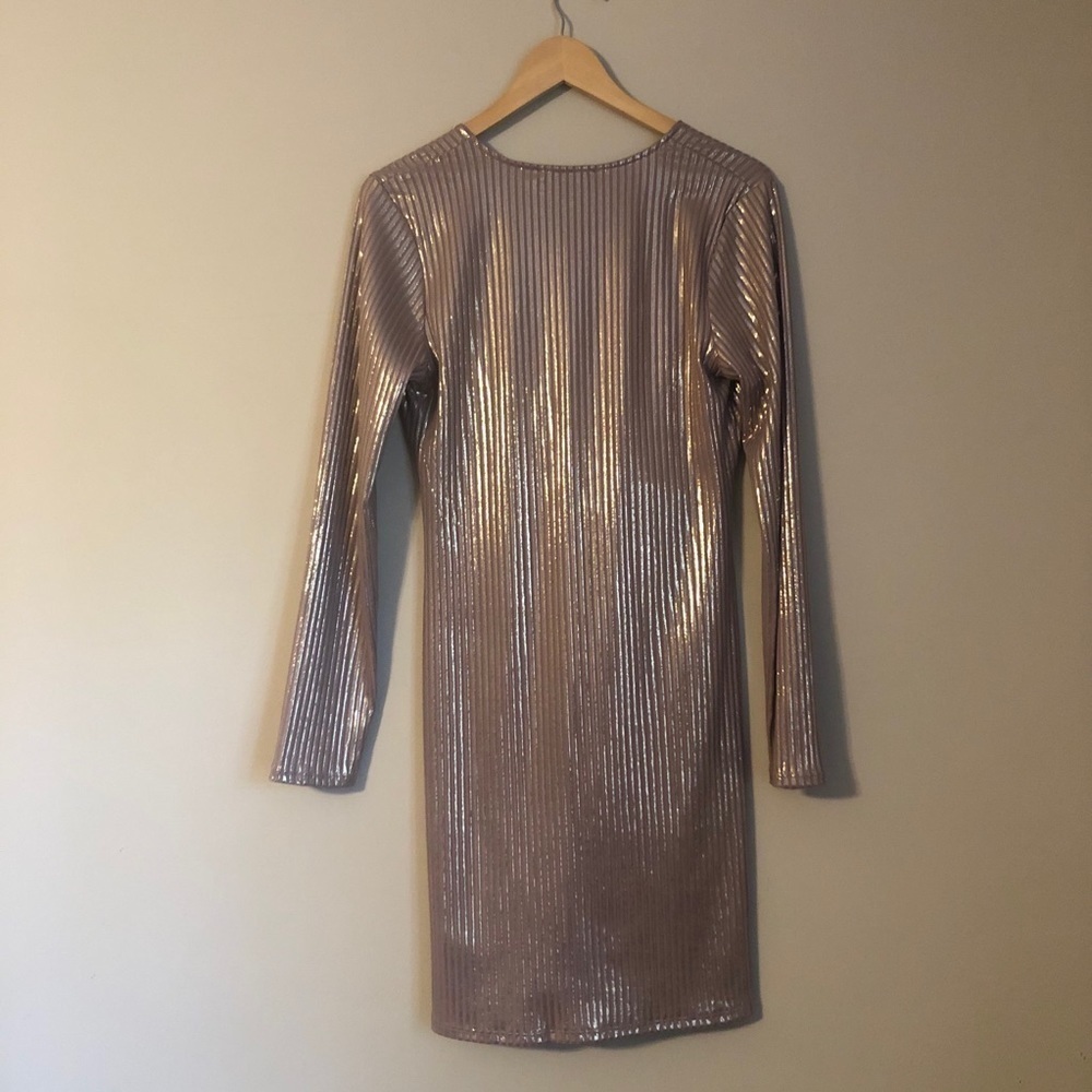 NWT Lulu’s Ribbed Bodycon Long Sleeve Dress Metallic Champagne Size L - Picture 8 of 12